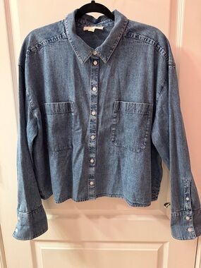 Treasure & Bond cropped Denim Shirt in Medium Blue